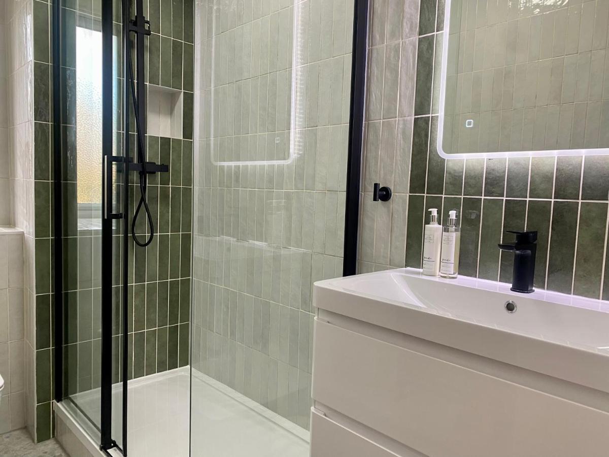 Newly Refurbished 2 Bedroom Apartment In South London Ngoại thất bức ảnh